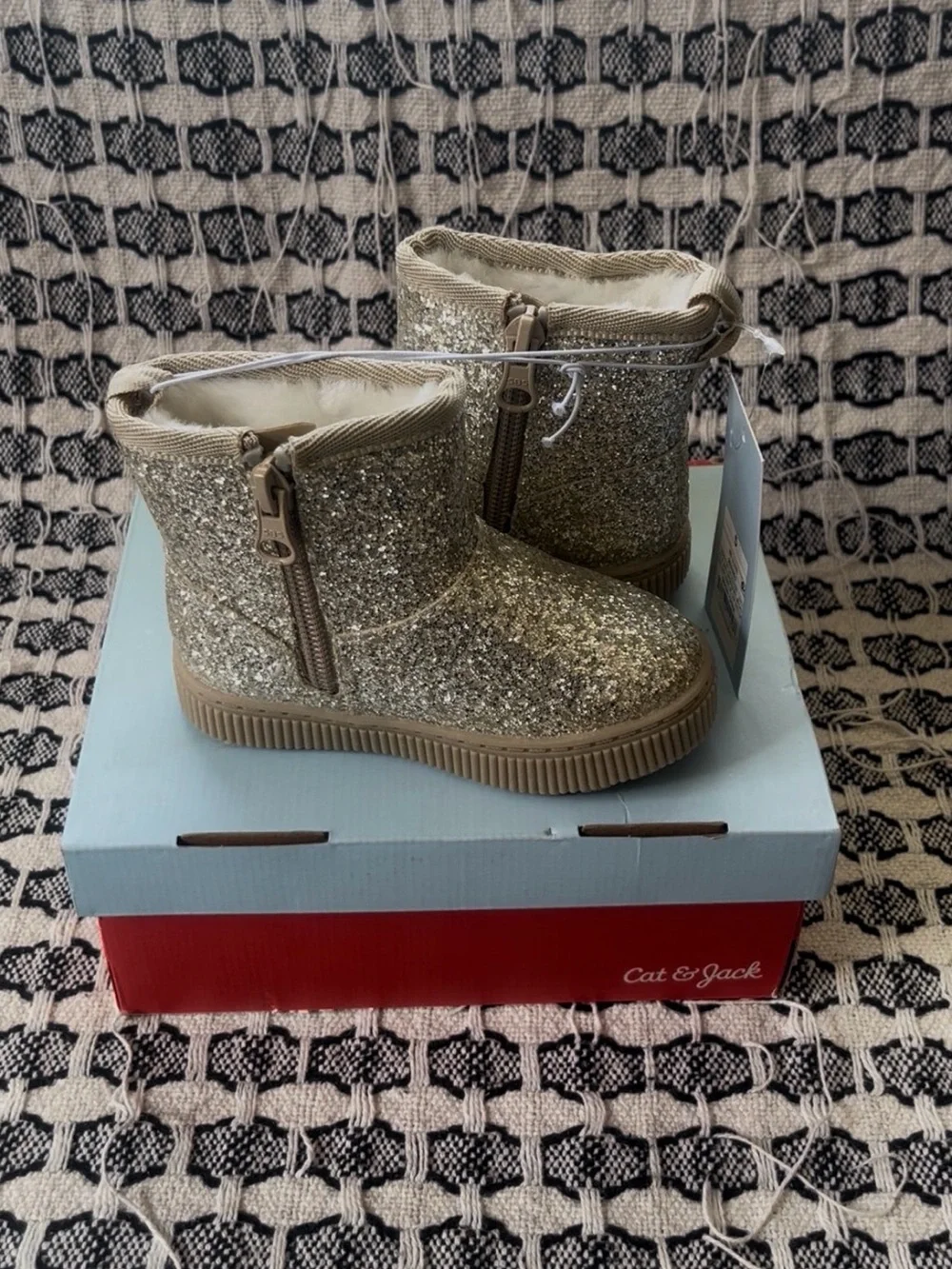 Cat & Jack Girls' Gold Glitter Pull-On Arlo Boots